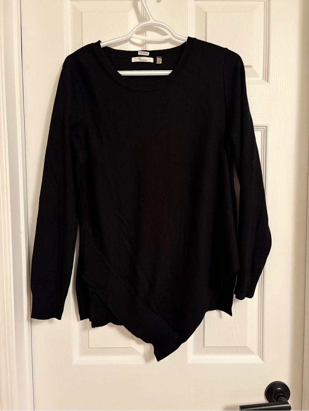 89th & Madison Black Asymmetric Hem Sweater